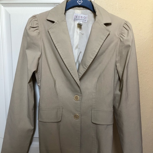 XOXO light khaki blazer w shoulder detail - Picture 2 of 9